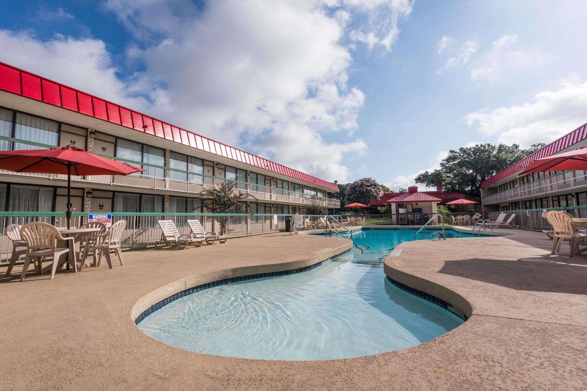 Ramada New Braunfels Hotell Exteriör bild